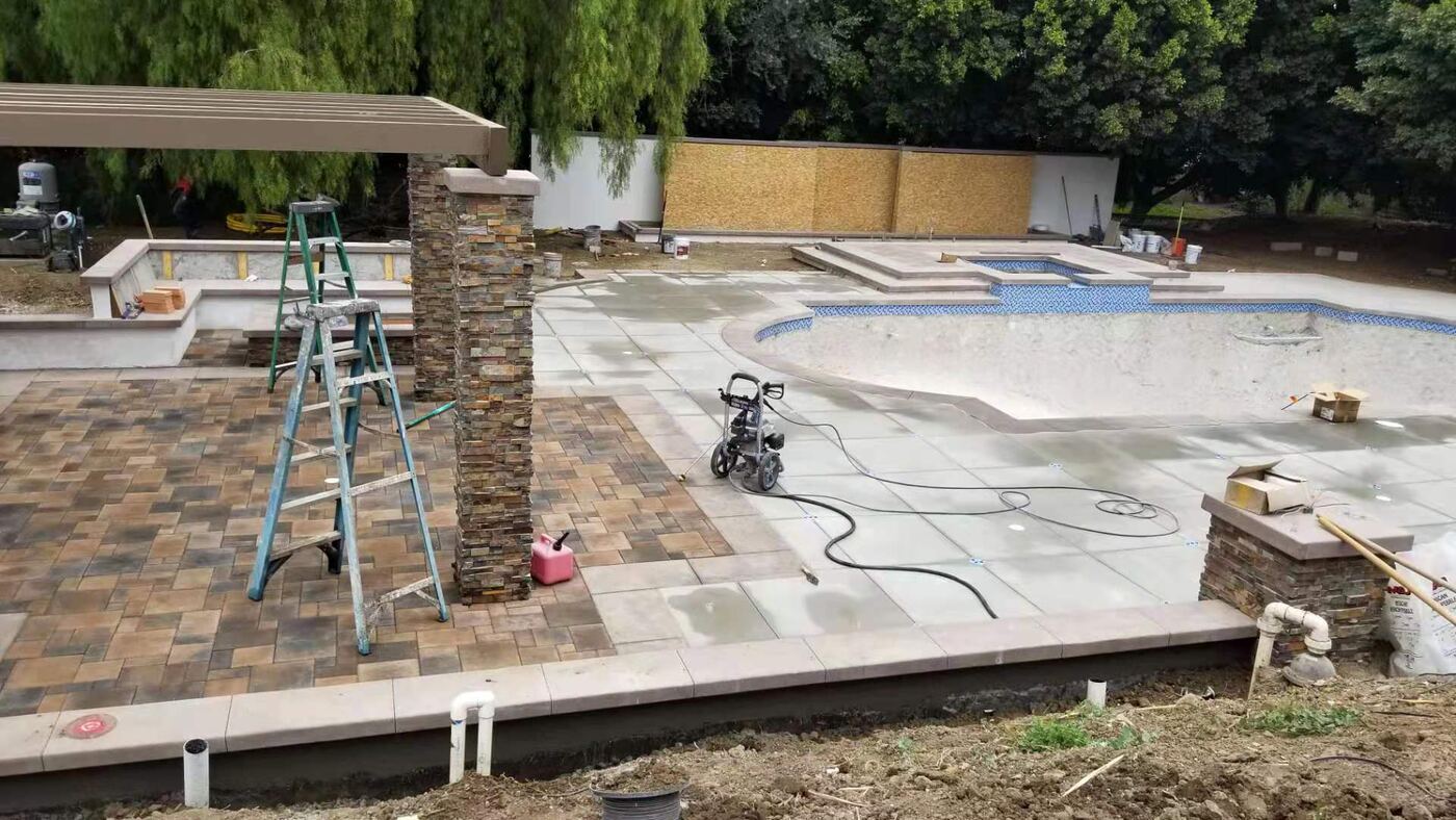 Pool deck pour with rebar